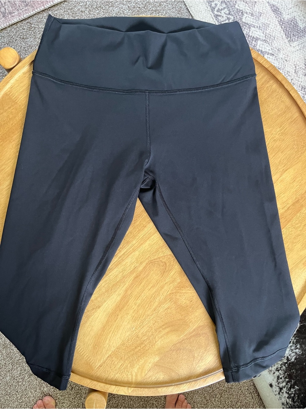 Lululemon Black Cropped Yoga Leggings Size 12 High Rise Capri Athletic - Picture 7 of 7